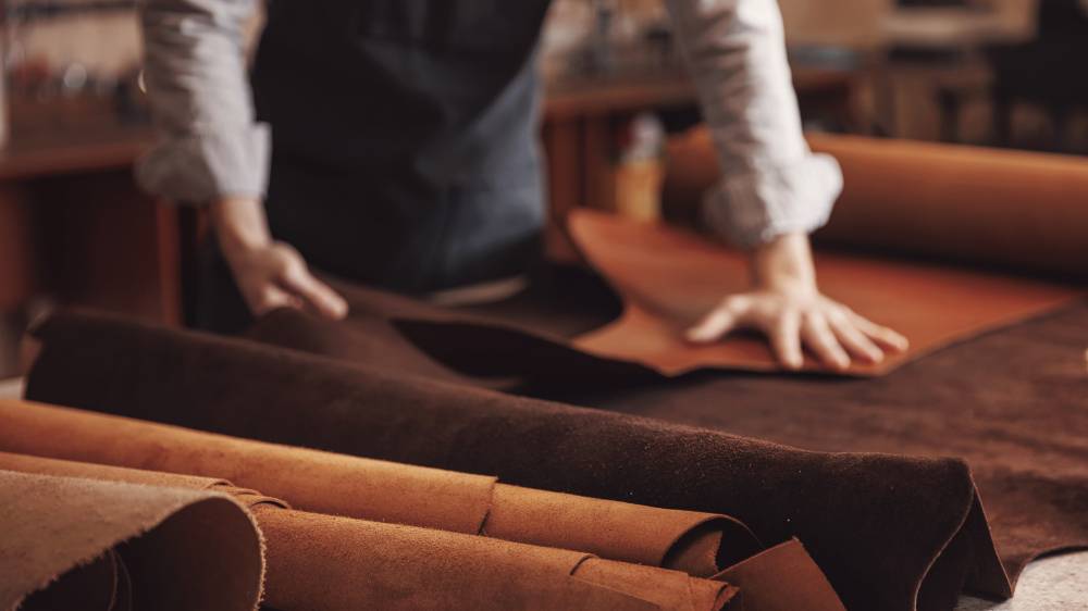 Vendeur cuir à Pompaire